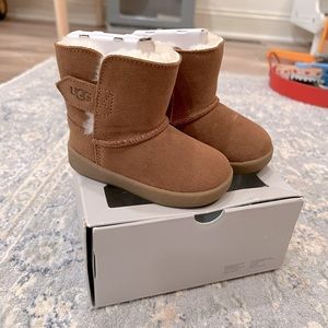 Ugg Toddler Keelan boots size 4/5 (12-18M)